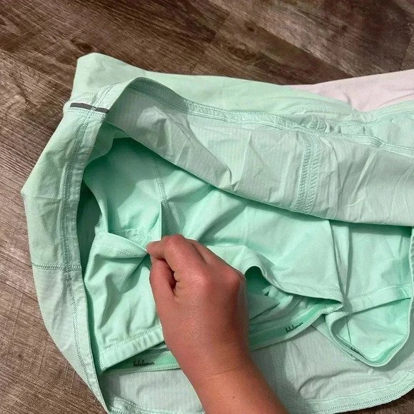 Lululemon Run Pace Skirt Wagon Stripe Fresh Teal/White size 10 tennis run skort - Picture 3 of 10